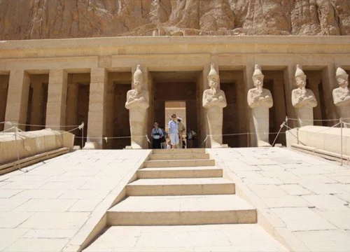 LUXOR BY BUS TRIP From Hurghada-Valley of the Queens